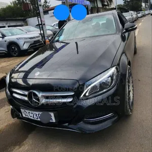Photo - Mercedes-Benz C180 2016 Black