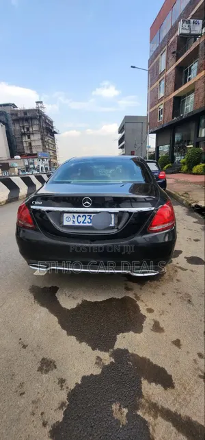 Mercedes-Benz C180 2016 Black