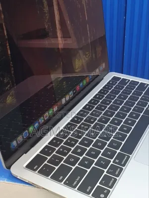 New Laptop Apple MacBook Air 2025 M4 13-Inch 16GB Apple M4 SSD 256GB