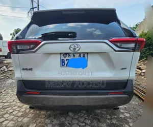 Toyota RAV4 2020 White