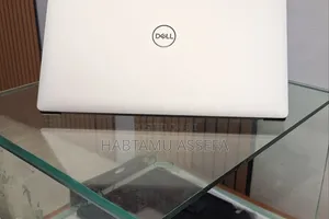 New Laptop Dell XPS 15 32GB Intel Core I9 SSD 2T