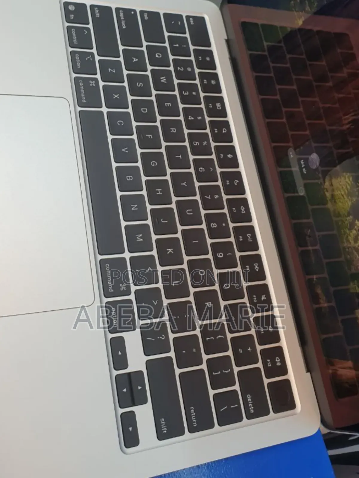 New Laptop Apple MacBook Air 2025 M4 13-Inch 16GB Apple M4 SSD 256GB