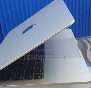 New Laptop Apple MacBook Air 2025 M4 13-Inch 16GB Apple M4 SSD 256GB