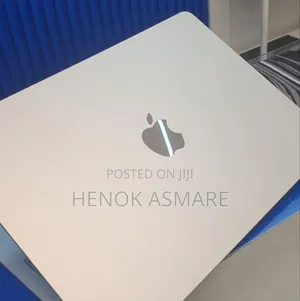 New Laptop Apple MacBook Air 2025 M4 13-Inch 16GB Apple M4 SSD 256GB