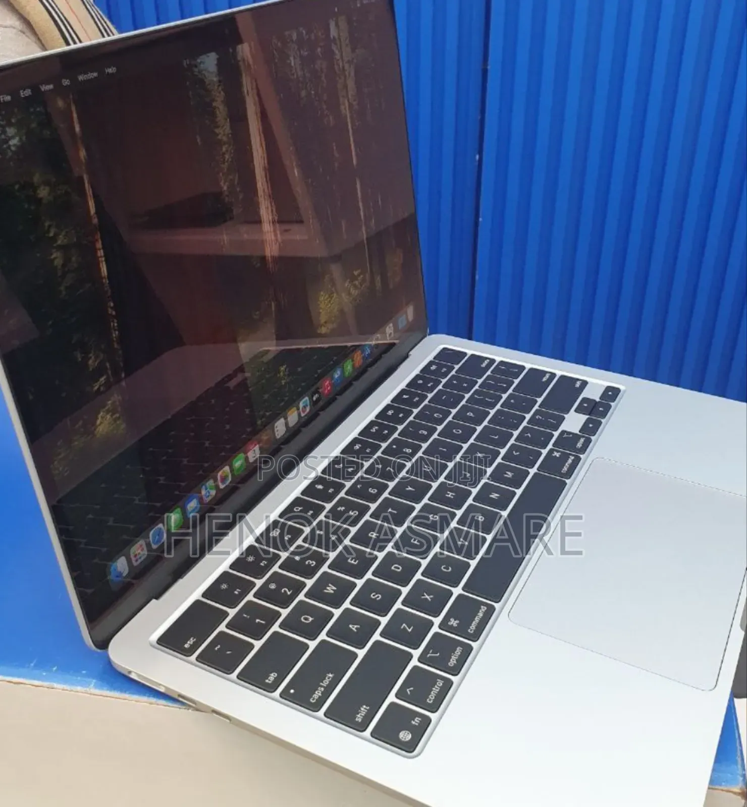 New Laptop Apple MacBook Air 2025 M4 13-Inch 16GB Apple M4 SSD 256GB