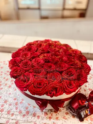 Photo - Round Red Rose Table Flower