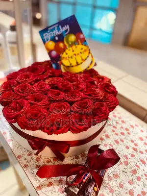 Round Red Rose Table Flower