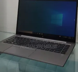 New Laptop HP ZBook Firefly G8 16GB Intel Core I5 SSD 512GB