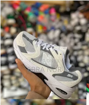 Photo - New Balanc 530