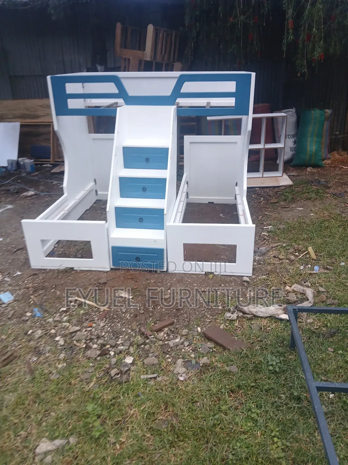 አልጋ ለ3 ሰው የሚሆን እንዲሁም ለልጆች የሚጠቀሙት ይምጡ እና ይዘዙን