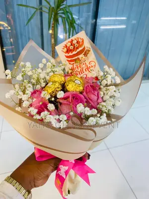 Mini Bouquet With Chocolate Gift