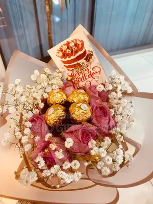 Photo - Mini Bouquet With Chocolate Gift