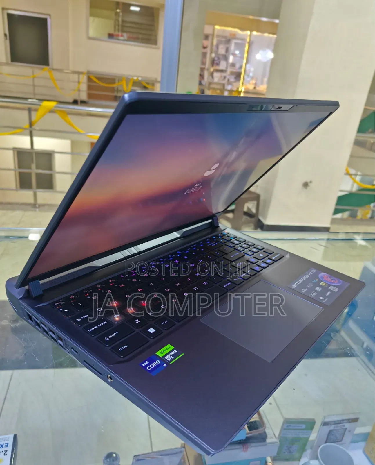 New Laptop MSI Vector GP68 HX 13V 16GB Intel Core I9 SSD 1T