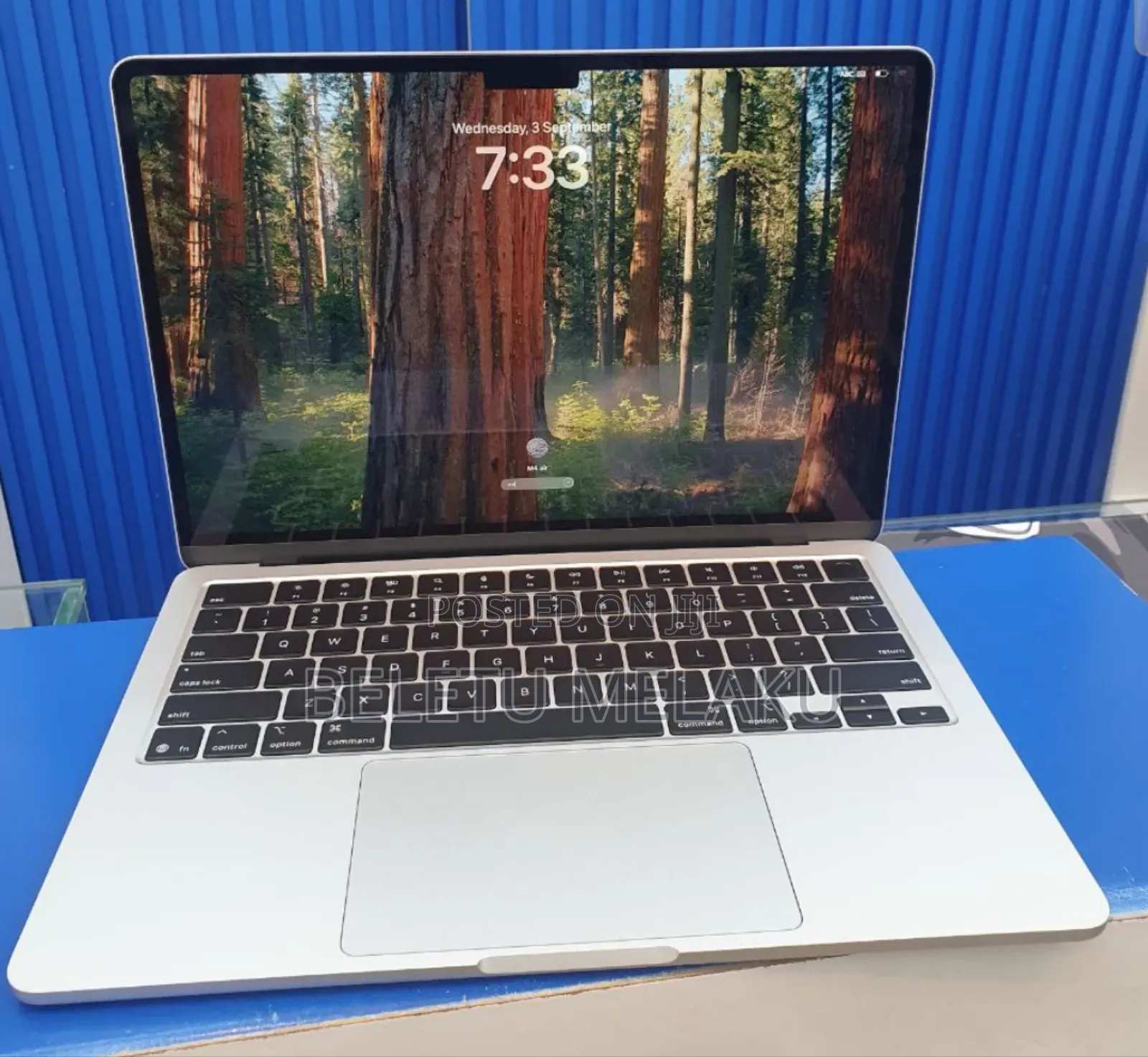 New Laptop Apple MacBook Air 2025 M4 13-Inch 16GB Apple M4 SSD 256GB
