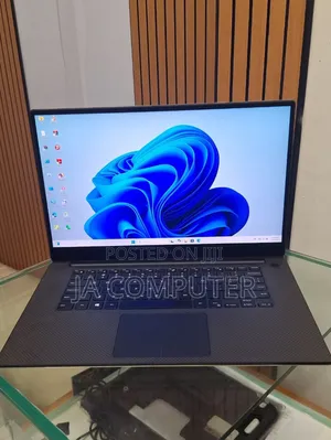 New Laptop Dell XPS 15 32GB Intel Core I9 SSD 2T