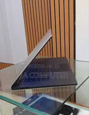 New Laptop Dell XPS 15 32GB Intel Core I9 SSD 2T