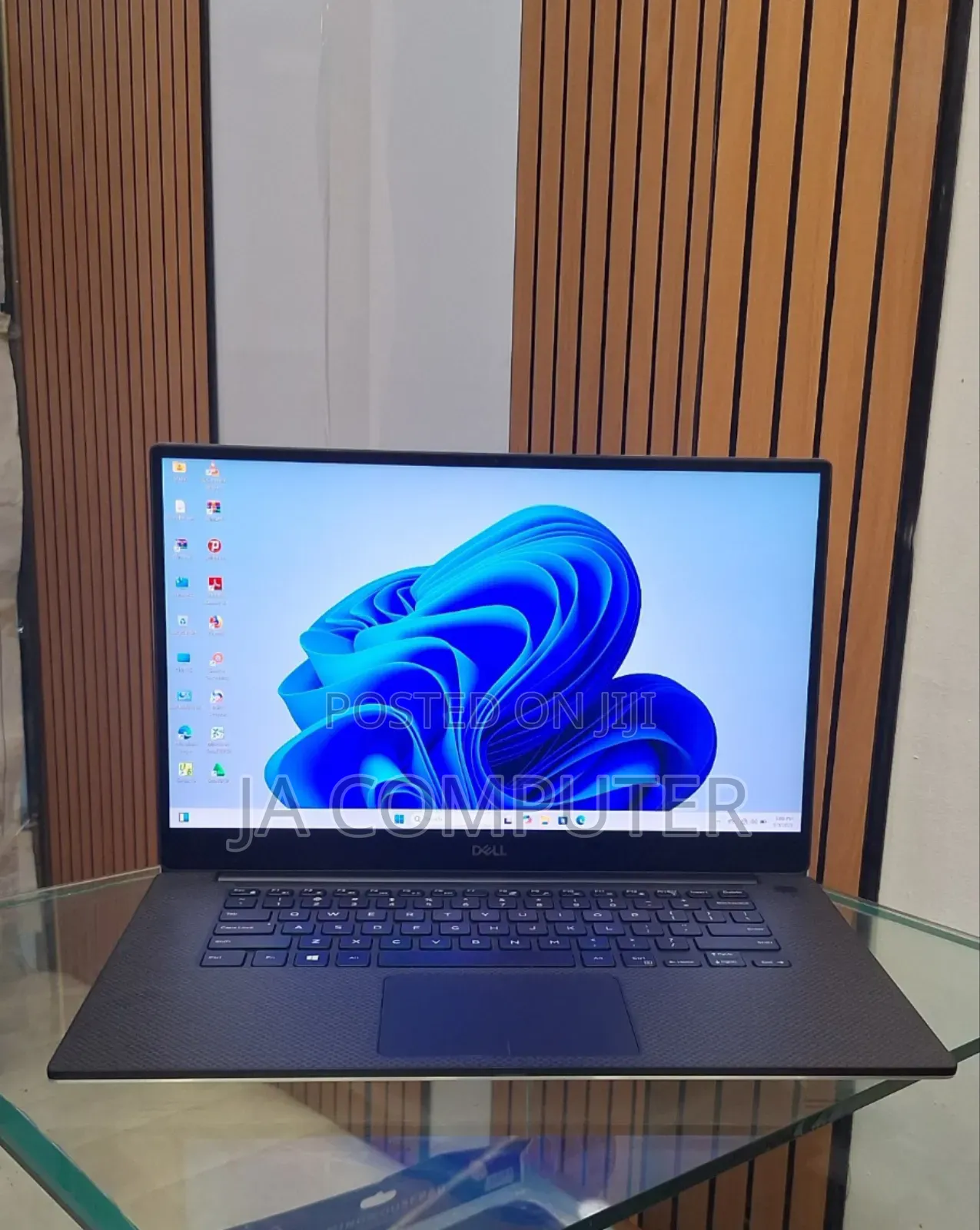 New Laptop Dell XPS 15 32GB Intel Core I9 SSD 2T