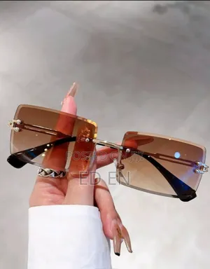 Women's Fashionable Glasses