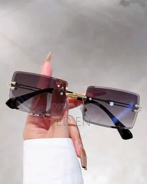 Women's Fashionable Glasses