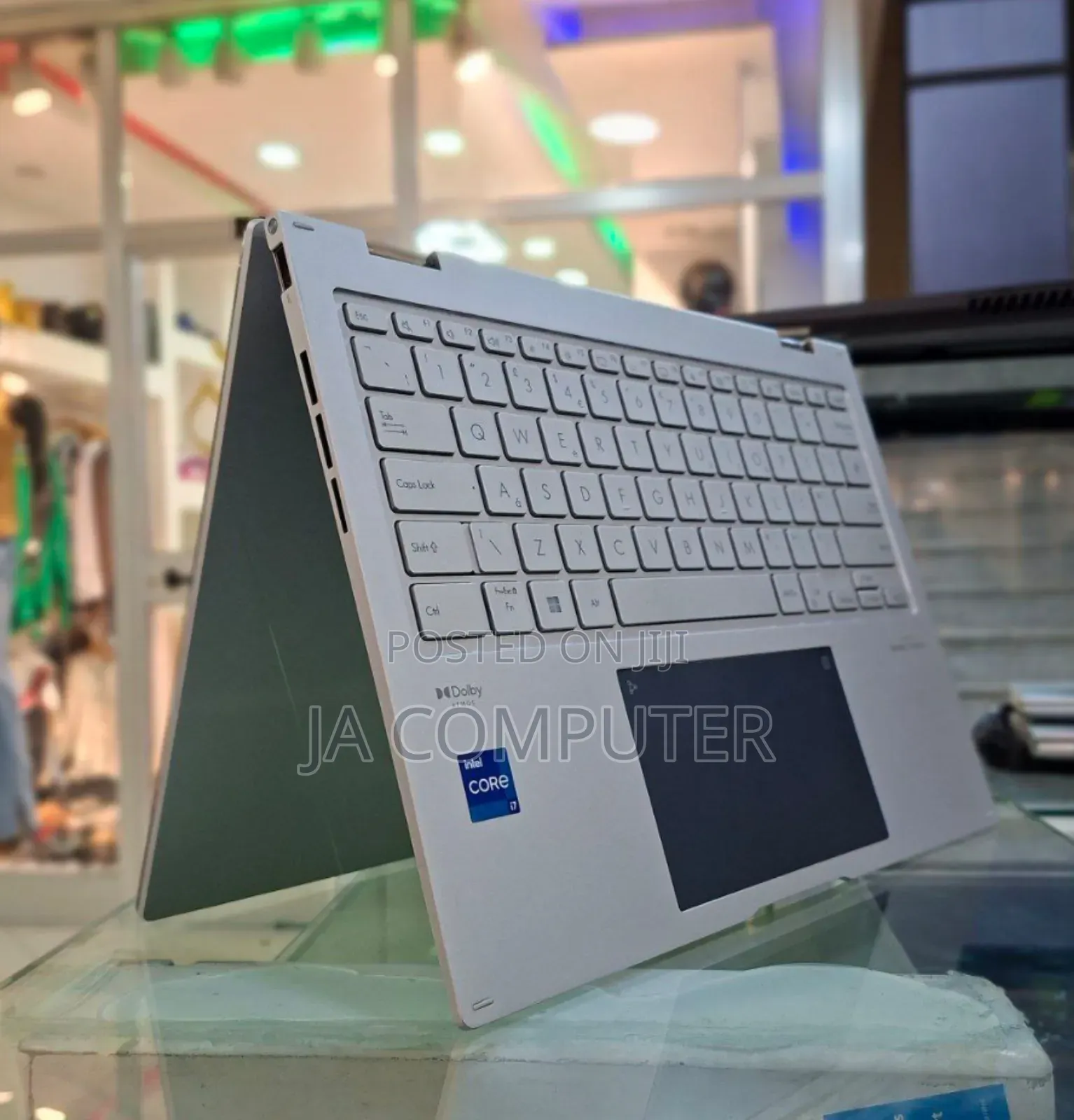 New Laptop Asus ZenBook UX330UA 16GB Intel Core I7 SSD 1T