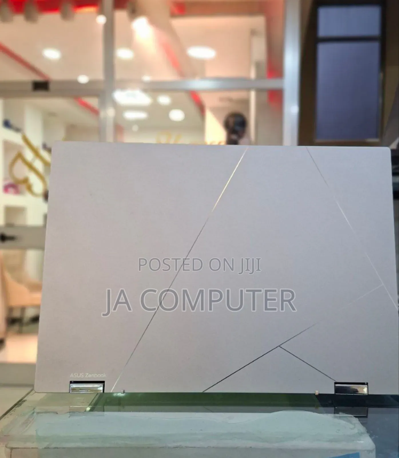 New Laptop Asus ZenBook UX330UA 16GB Intel Core I7 SSD 1T