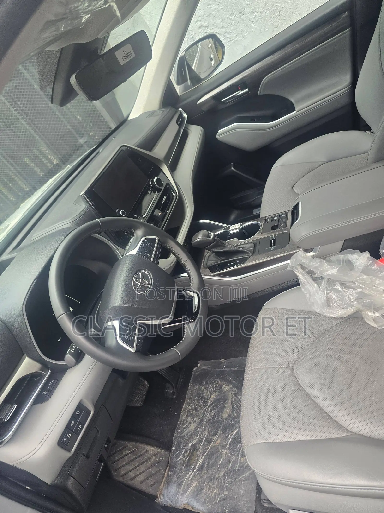 New Toyota Highlander Hybrid 2023 Silver