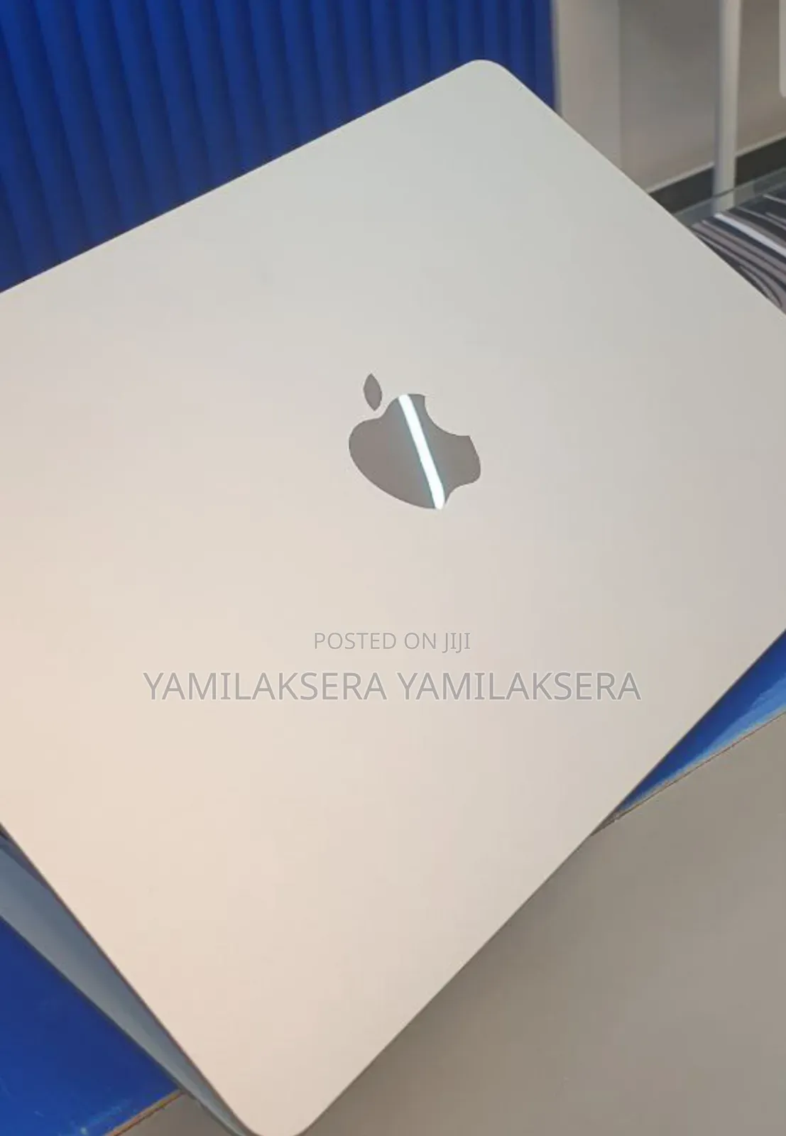 New Apple MacBook Air 2025 M4 13-Inch 16GB Apple M4 Pro SSD 256GB