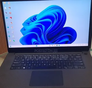 Photo - New Laptop Dell XPS 15 32GB Intel Core I9 SSD 1T