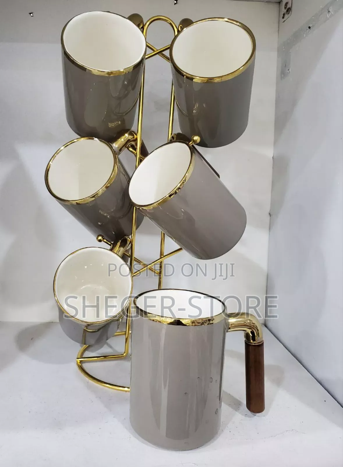 6 Set Ceramic Mugs With Golden Stand(የቤትዎን ውበት የሚጨምር)