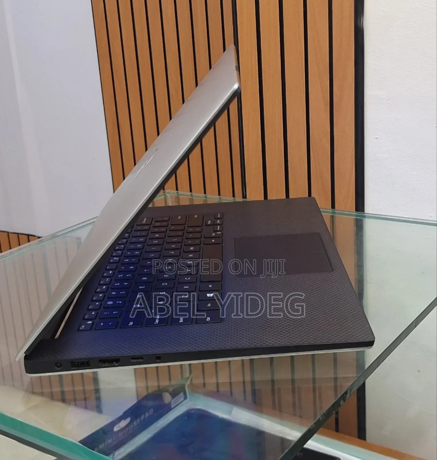 New Laptop Dell XPS 15 32GB Intel Core I9 SSD 2T