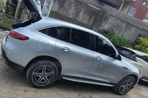 Mercedes-Benz EQC EQC400 4MATIC 2023 Purple