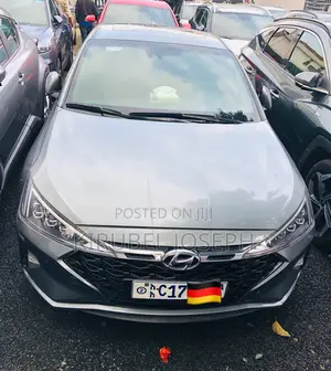 Photo - Hyundai Avante 2020 Silver