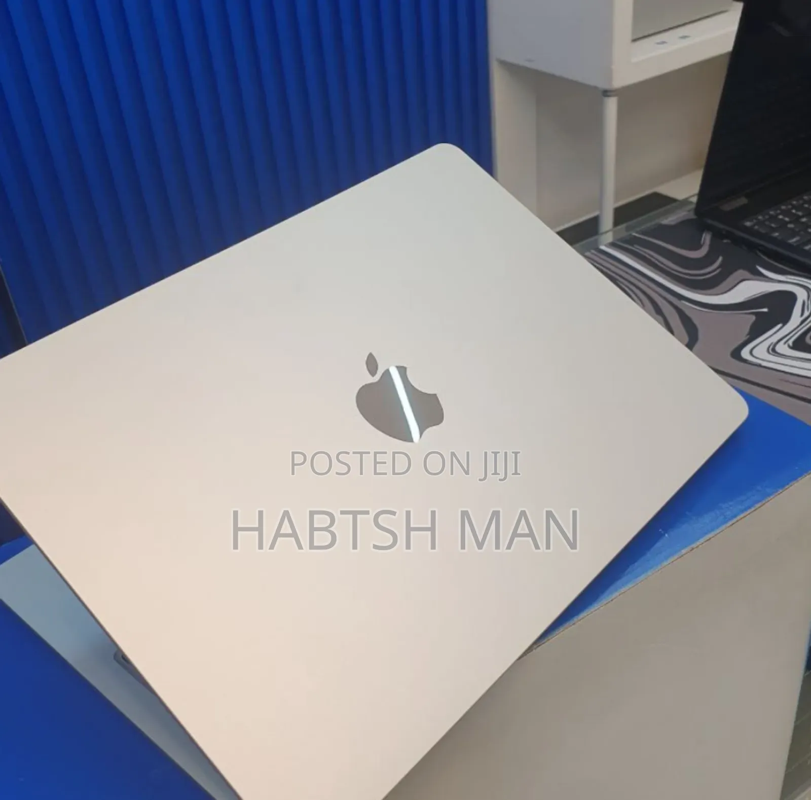 New Laptop Apple MacBook Air 2025 M4 13-Inch 16GB Apple M4 SSD 256GB