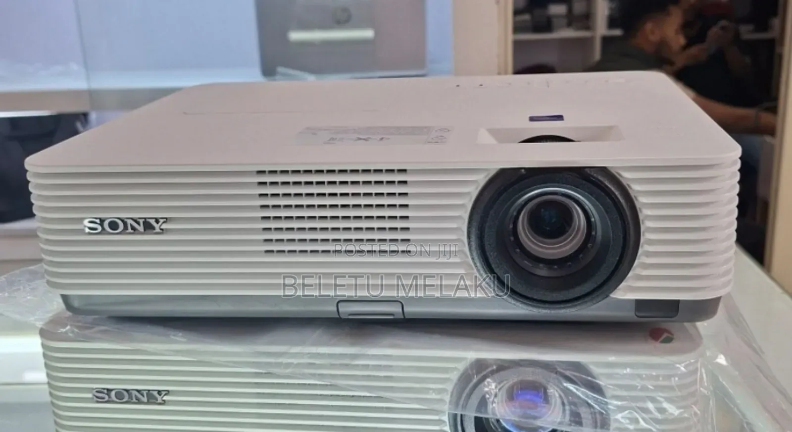 New Arrival 
Sony VPL-Dx221 Proj