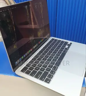 New Laptop Apple MacBook Pro 2019 16GB Intel SSD 256GB