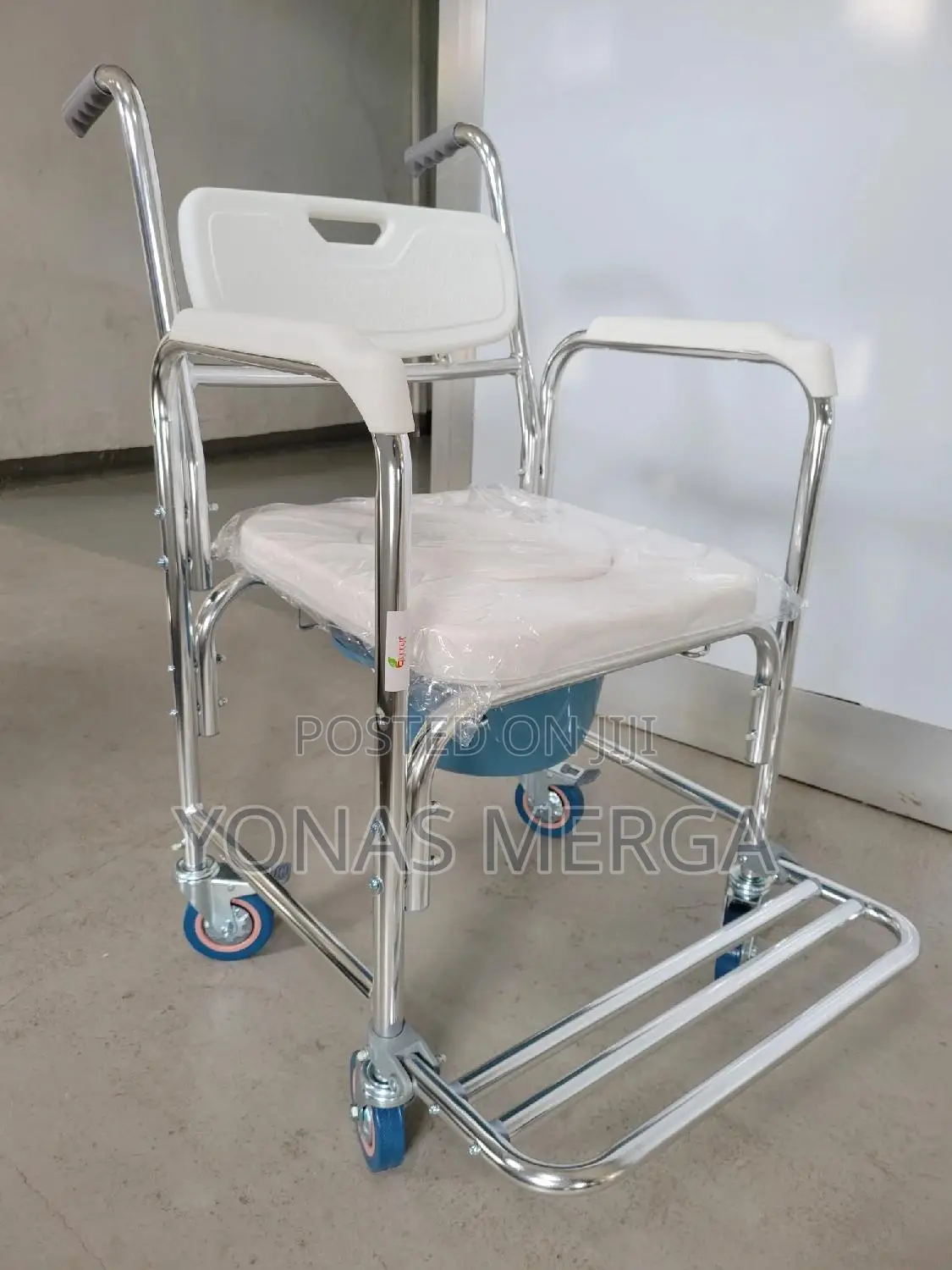 Pot=Toilet Chair蜀፷adult Potty Allows Users to Move Easily and Position