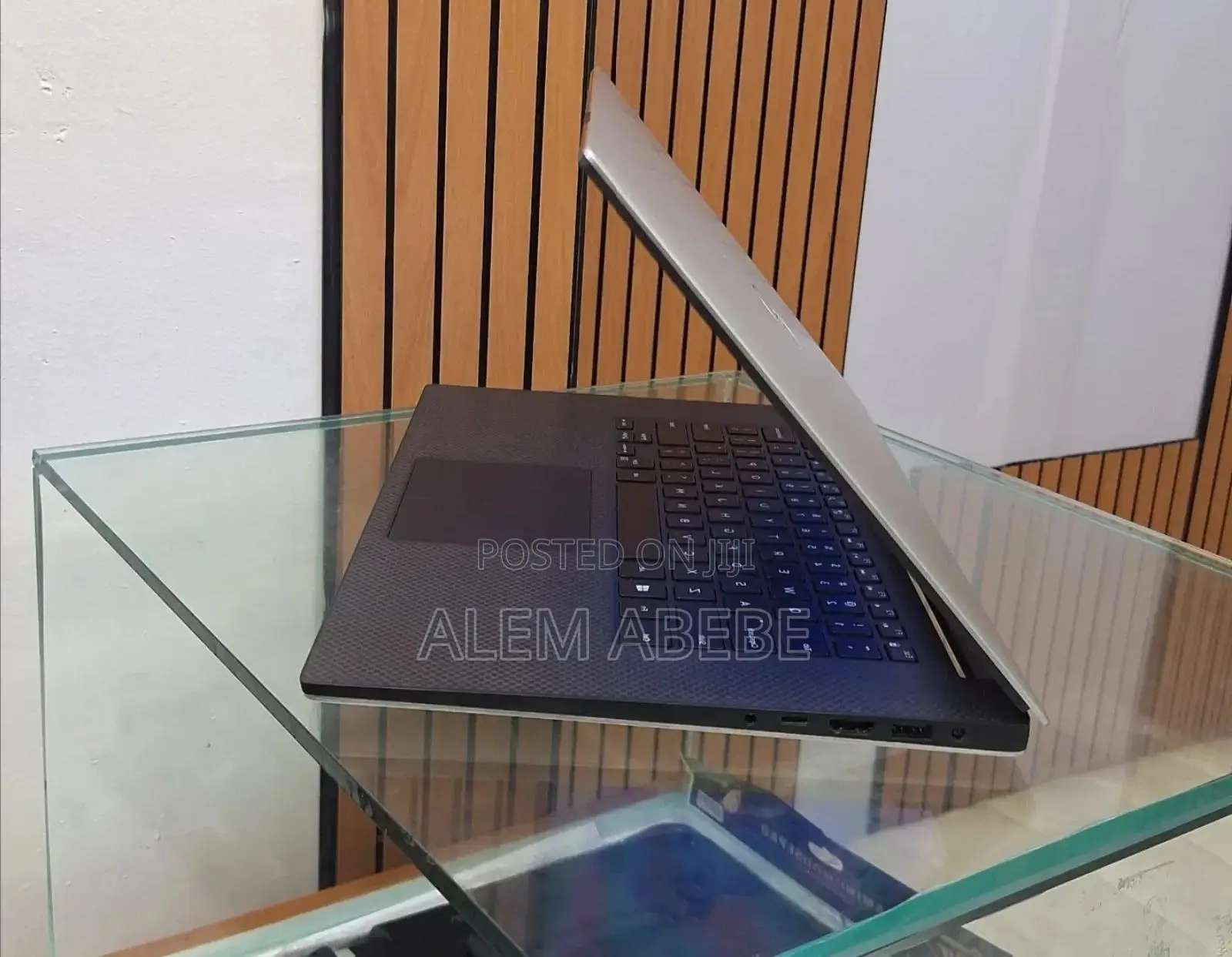 New Laptop Dell XPS 15 32GB Intel Core I9 SSD 2T