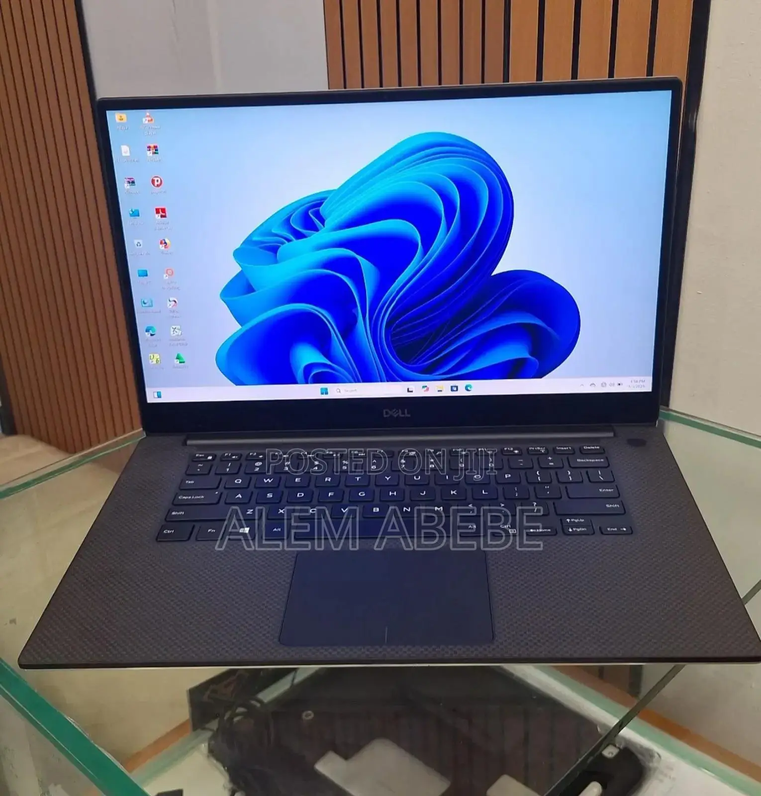 New Laptop Dell XPS 15 32GB Intel Core I9 SSD 2T