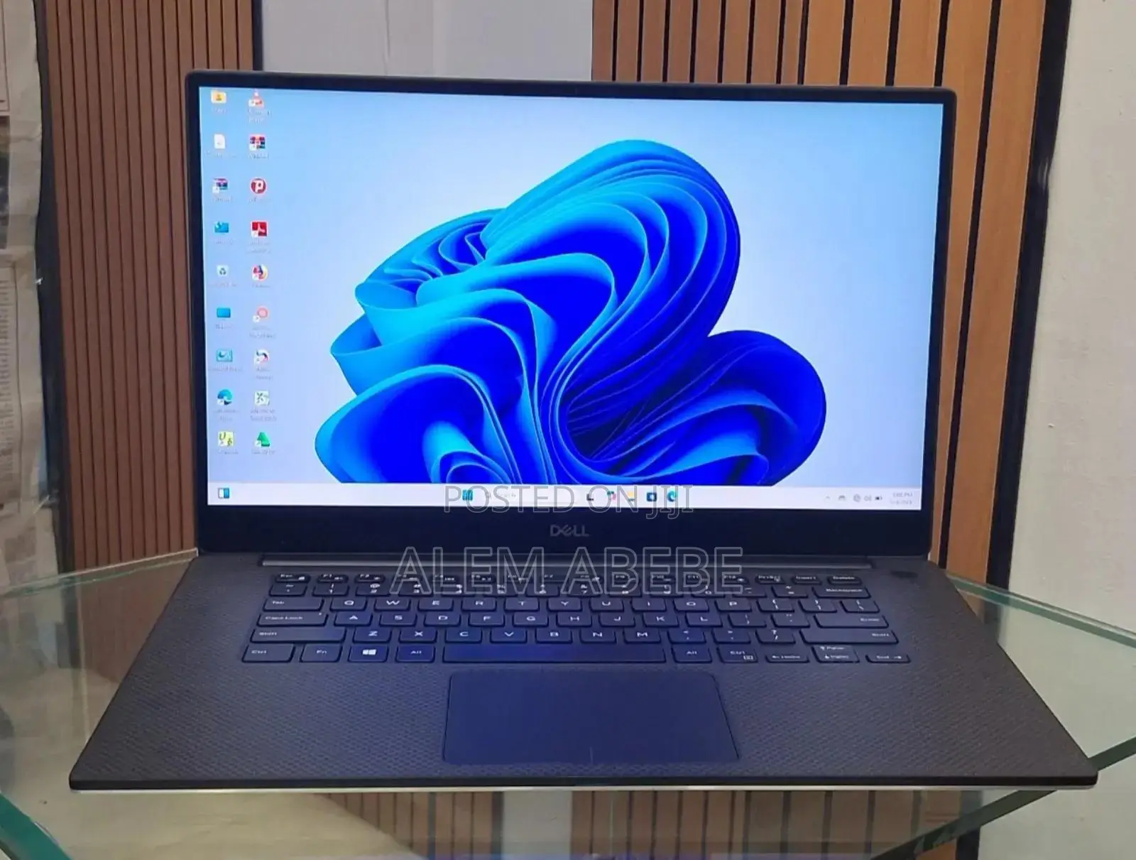 New Laptop Dell XPS 15 32GB Intel Core I9 SSD 2T