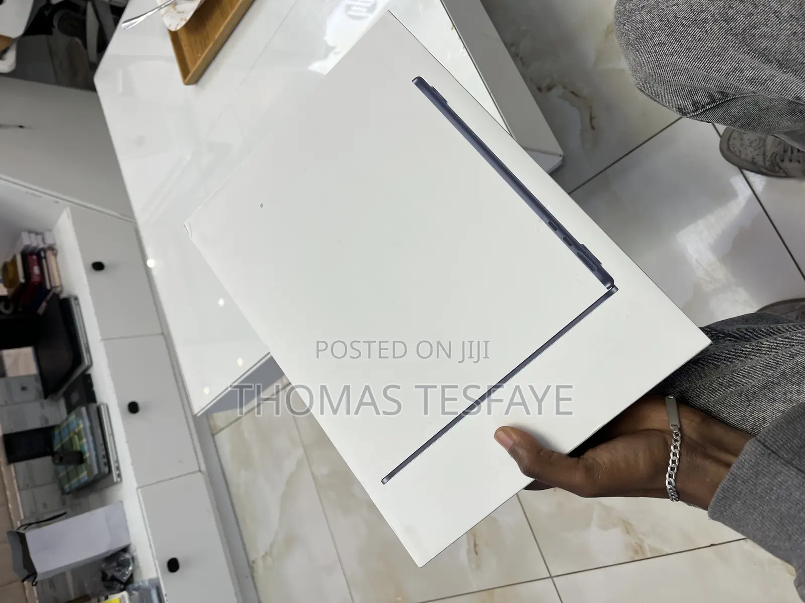 New Laptop Apple MacBook Air 2025 M4 13-Inch 16GB Apple M4 SSD 512GB