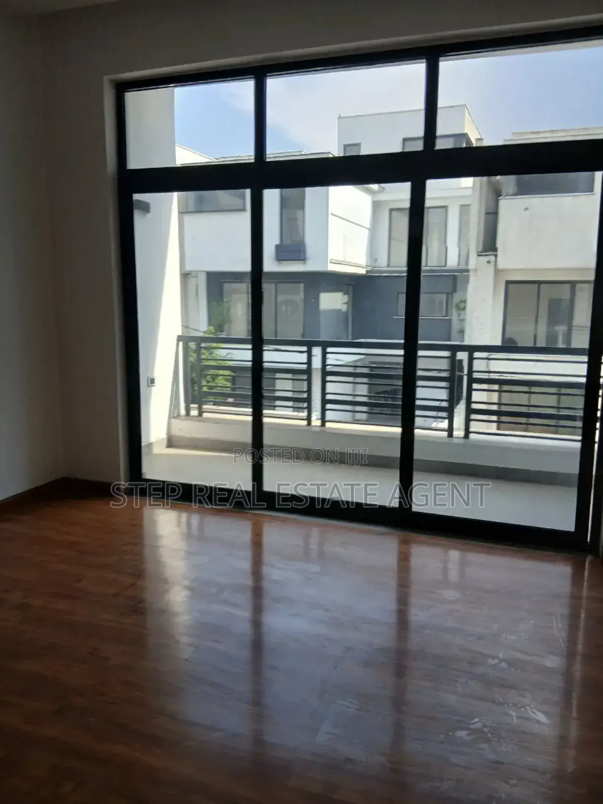 8bdrm House in Bole for rent