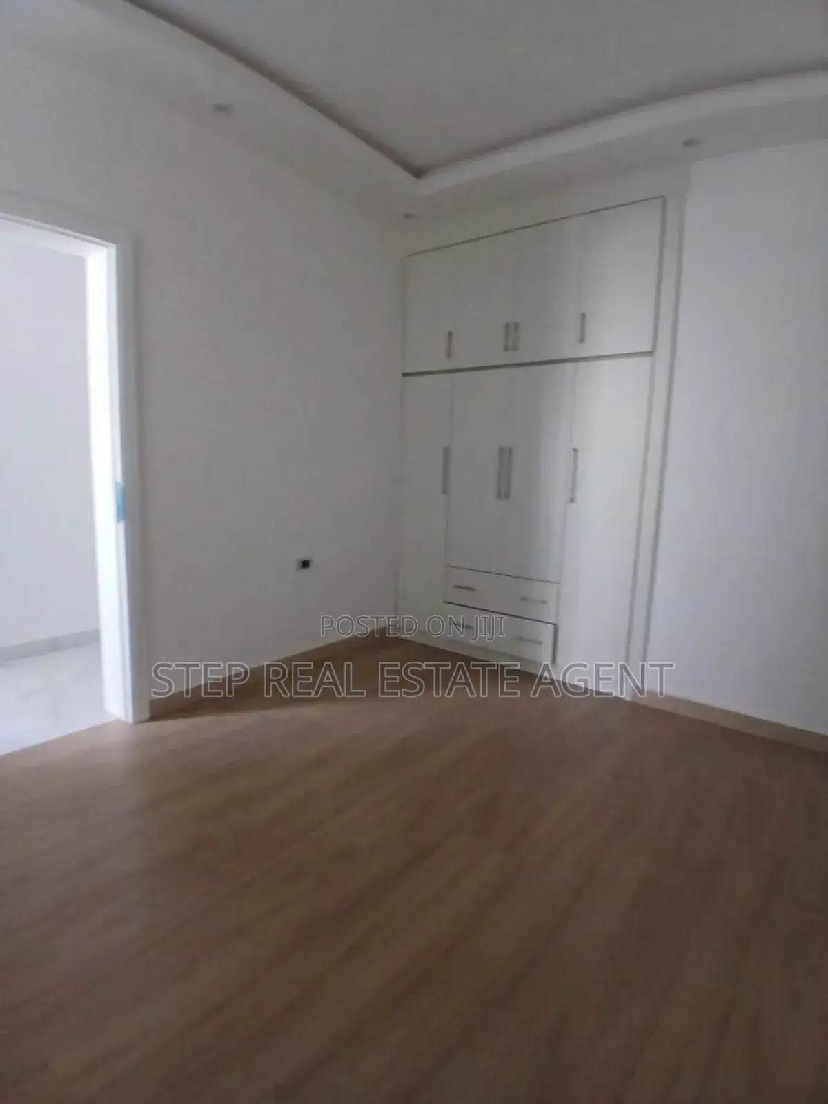 8bdrm House in Bole for rent