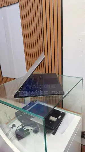 New Laptop Dell XPS 15 32GB Intel Core I9 SSD 2T