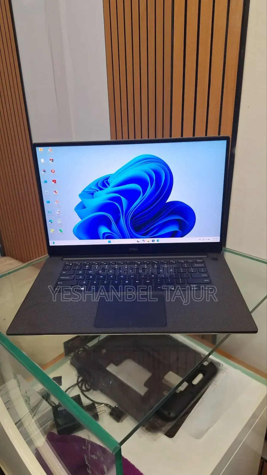 New Laptop Dell XPS 15 32GB Intel Core I9 SSD 2T