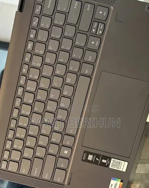 Photo - New Laptop Lenovo ThinkPad Yoga 16GB Intel Core i5 SSD 512GB