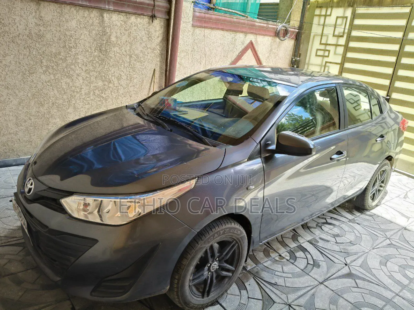 Toyota Yaris 2022 Black