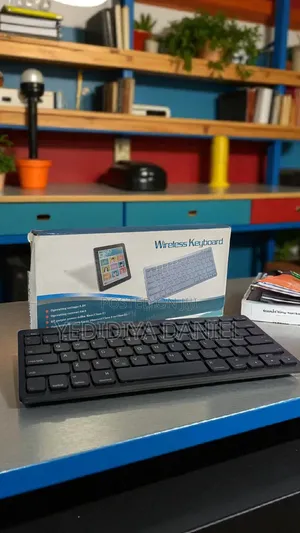 Photo - Flat Wireless Keyboard Slim Size