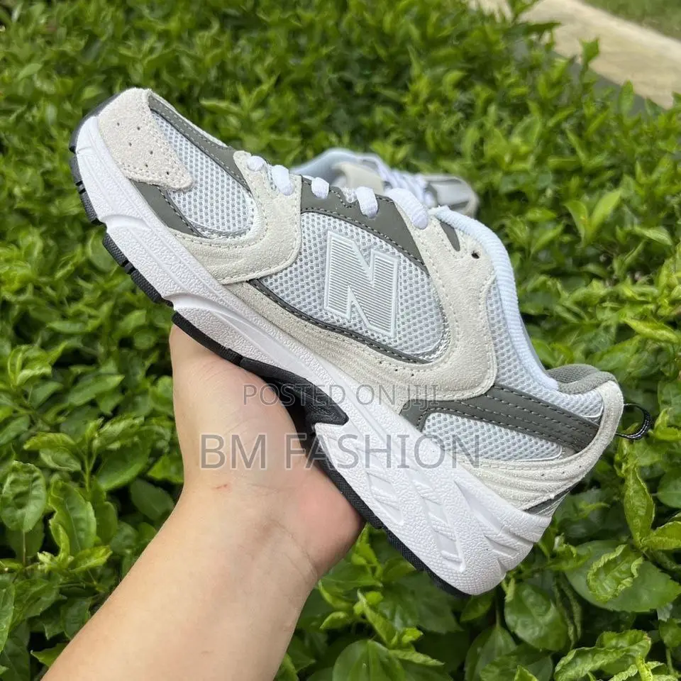 New Balance 530 Unique Color Light Gray Elegant Women's Shoes