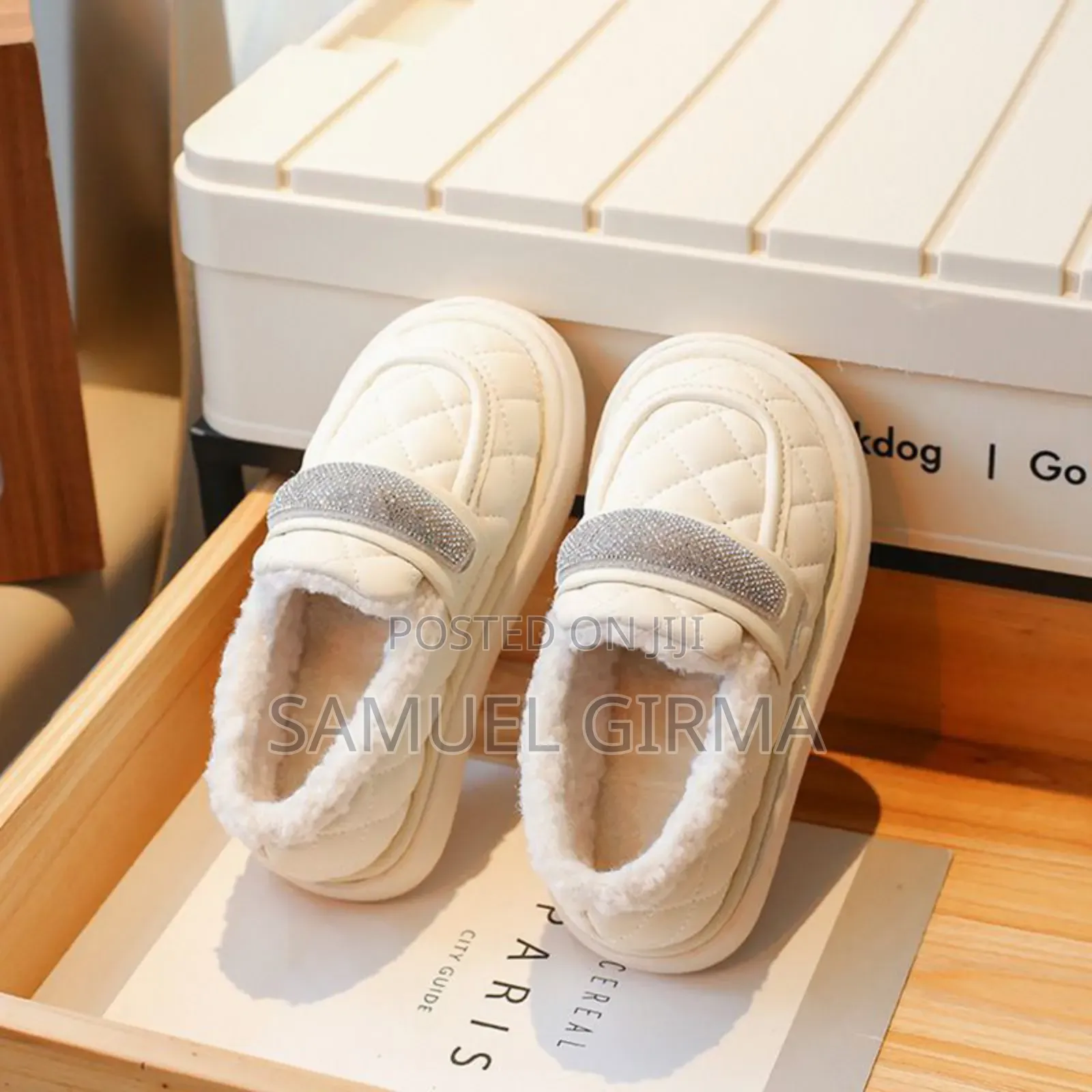 Mk- 0632 Cute Girls Furry Sandals Size: 27-32