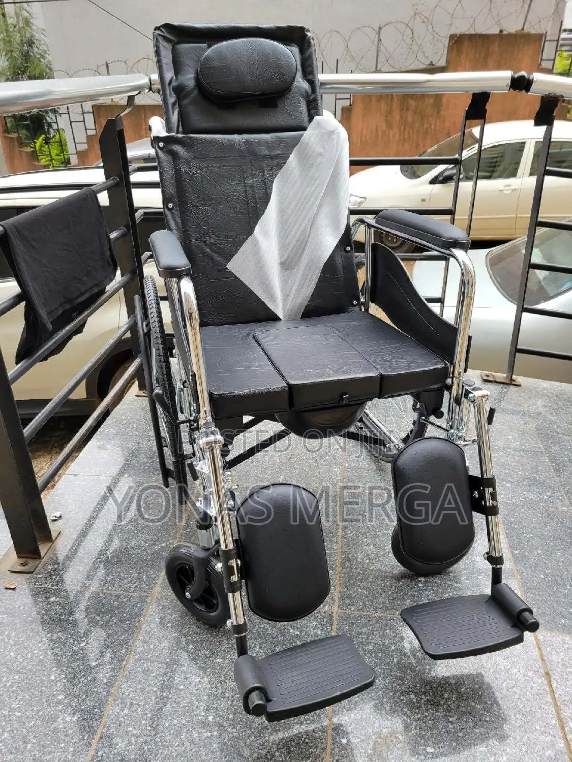 Toilet Wheelchair麪0wilcher=Adjustable Foot Rests.Puncture Proof Tyres.